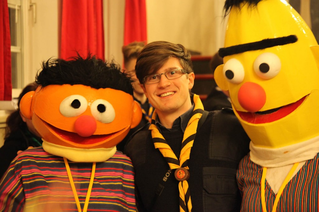 Miles mit Ernie und Bert
